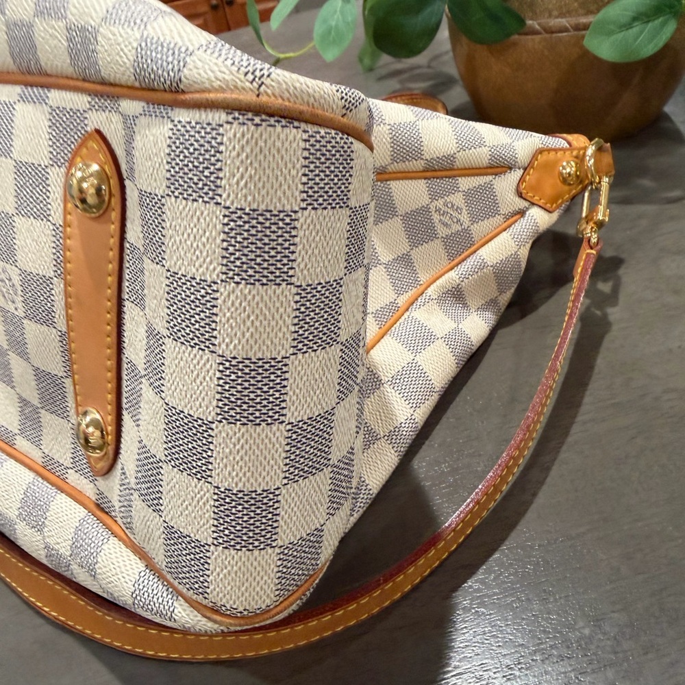 Louis Vuitton Damier Azur Tivoli GM - Picture 3 of 9